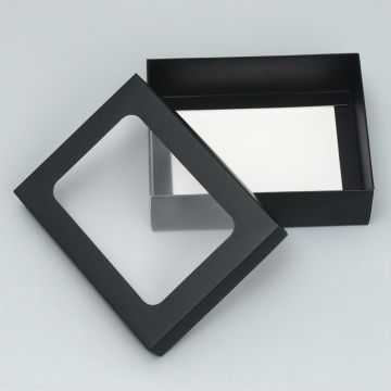 Подарочная коробка с окном 16,5х12,5х5см Черная 1/416