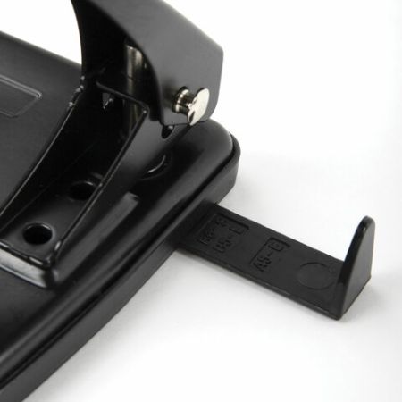 Дырокол на 25листов металлический черный BRAUBERG