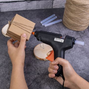 Клеевой пистолет 60Вт для стержня 11мм, BRAUBERG, в блистере 1/12/24 (Клиент)