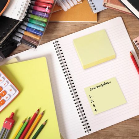 Блок самоклеящийся 76х76мм 100л желтый пастель STAFF 1/12