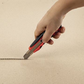 Нож канцелярский 18мм 3 лезвия автофиксатор с резинов вставками Univers Brauberg 1/12/144